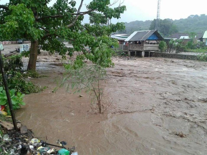 SUNGAI MELUAP, 5.232 RUMAH TERENDAM BANJIR DI LEBAK DAN PANDEGLANG